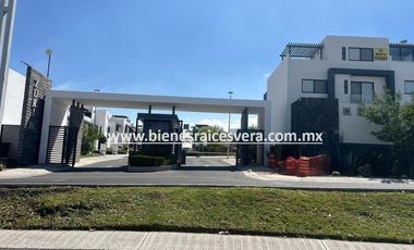 CASA EN VENTA EN ZIBATA QUERETARO. Leti