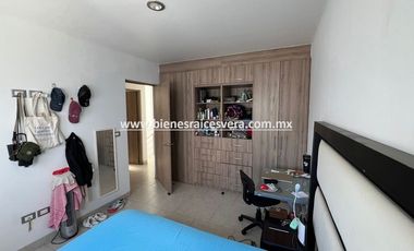 CASA EN VENTA EN ZIBATA QUERETARO. Leti