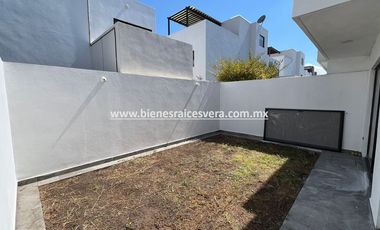 CASA EN VENTA EN ZIBATA QUERETARO. Leti
