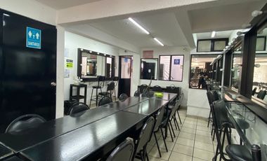 OFICINA EN RENTA EN CHAPALITA CON ESPACIOS AMPLIOS, ESCUELA, OFICINAS Y DEMÁS