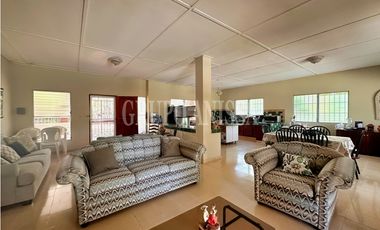 Oportunidad! Se Alquila Casa en Coronado