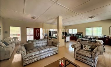 Oportunidad! Se Alquila Casa en Coronado