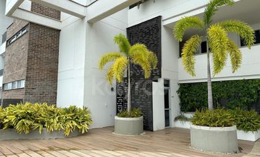 Apartamento de 219m² en el Recreo, Montería: 3 Habitaciones, Jacuzzi, Piscina y Cancha de Squash