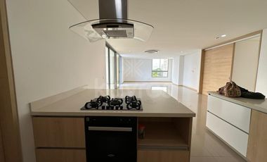 Apartamento de 219m² en el Recreo, Montería: 3 Habitaciones, Jacuzzi, Piscina y Cancha de Squash