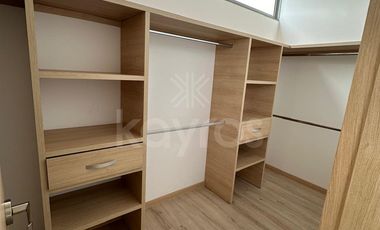 Apartamento de 219m² en el Recreo, Montería: 3 Habitaciones, Jacuzzi, Piscina y Cancha de Squash