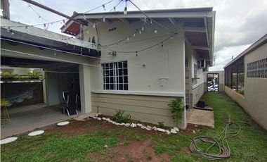 Casa en alquiler en La Chorrera (DR)