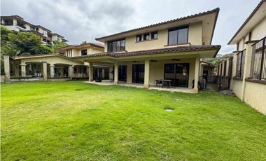 VENDO CASA EN EMBASSY CLUB