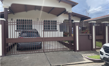 CASA EN VENTA BRISAS DEL GOLF