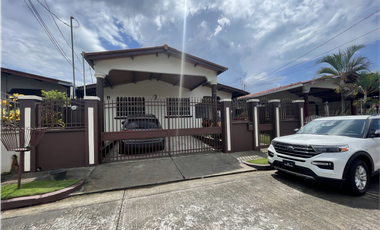 CASA EN VENTA BRISAS DEL GOLF