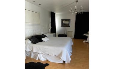 Residencia moderna en Los Troncos. Piscina. Jardin.