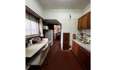 Chalet 4 ambientes en venta, San Carlos