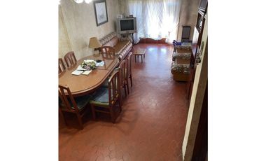 Chalet 4 ambientes en venta, San Carlos