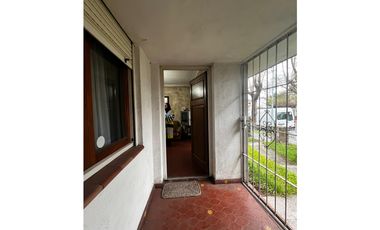 Chalet 4 ambientes en venta, San Carlos