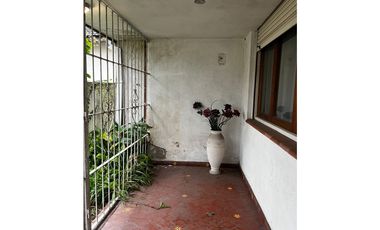 Chalet 4 ambientes en venta, San Carlos