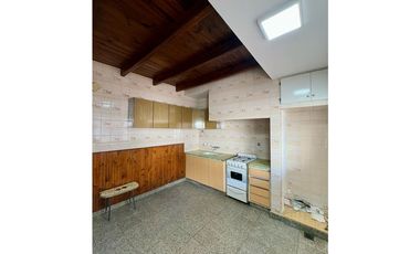 VENTA CHALET 4 AMBIENTES + DEPARTAMENTO DE 3 AMBIENTES