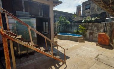 Casa en alquiler en Moron Sur