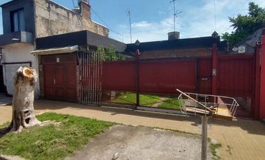 Casa en alquiler en Moron Sur