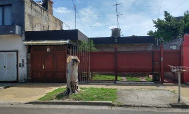 Casa en alquiler en Moron Sur