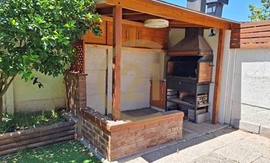 Arriendo casa en condominio Valle Araucarias  Buin