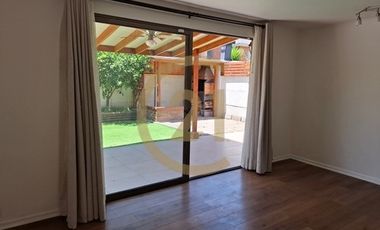 Arriendo casa en condominio Valle Araucarias  Buin
