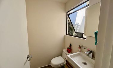 CASA EN COTO CON ALBERCA EN ADAMAR