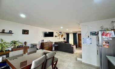CASA EN COTO CON ALBERCA EN ADAMAR