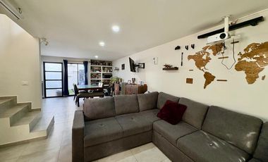 CASA EN COTO CON ALBERCA EN ADAMAR