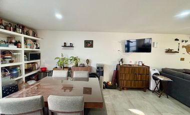 CASA EN COTO CON ALBERCA EN ADAMAR