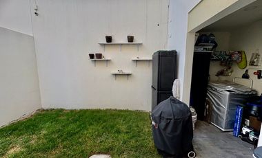 CASA EN COTO CON ALBERCA EN ADAMAR