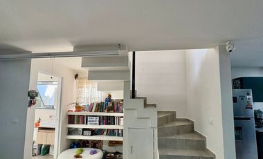 CASA EN COTO CON ALBERCA EN ADAMAR