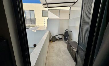 CASA EN COTO CON ALBERCA EN ADAMAR