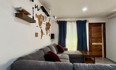 CASA EN COTO CON ALBERCA EN ADAMAR