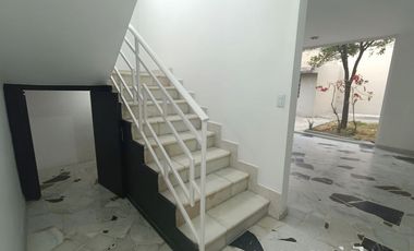 HERMOSA CASA EN VENTA RECIÉN REMODELADA EN LA COLONIA AHUEHUETES, TLANEPANTLA!!