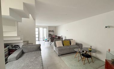 CASA EN COTO CON ALBERCA OPCIÓN A 3 RECAMARAS