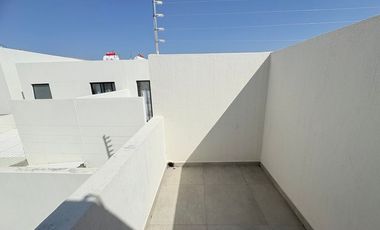 CASA EN COTO CON ALBERCA OPCIÓN A 3 RECAMARAS