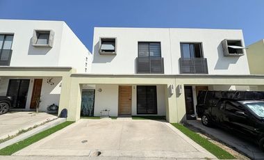 CASA EN COTO CON ALBERCA OPCIÓN A 3 RECAMARAS