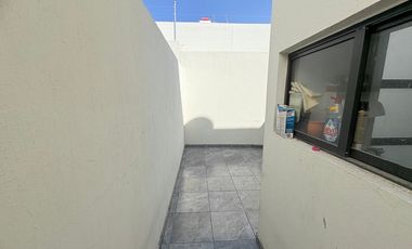 CASA EN COTO CON ALBERCA OPCIÓN A 3 RECAMARAS