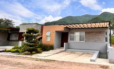 CASA CON VISTA AL LAGO EN SAN JUAN CÓSALA, EN LA RIBERA DE CHAPALA.