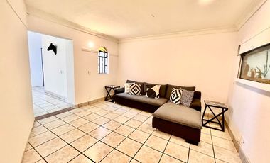 CASA MUY AMPLIA ENFRENTE DEL ESTADIO JALISCO