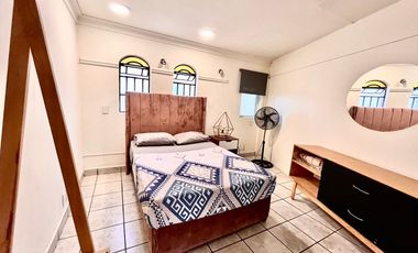 CASA MUY AMPLIA ENFRENTE DEL ESTADIO JALISCO