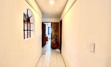 CASA MUY AMPLIA ENFRENTE DEL ESTADIO JALISCO