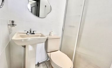 CASA MUY AMPLIA ENFRENTE DEL ESTADIO JALISCO
