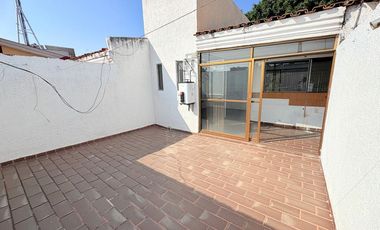 CASA MUY AMPLIA ENTRE PLAZA PATRIA Y LA SEATTLE