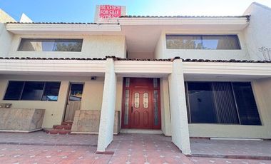 CASA MUY AMPLIA ENTRE PLAZA PATRIA Y LA SEATTLE
