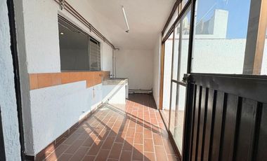CASA MUY AMPLIA ENTRE PLAZA PATRIA Y LA SEATTLE
