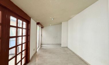 CASA MUY AMPLIA ENTRE PLAZA PATRIA Y LA SEATTLE