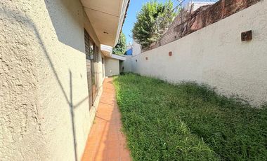 CASA MUY AMPLIA ENTRE PLAZA PATRIA Y LA SEATTLE