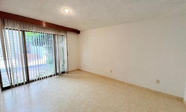 CASA MUY AMPLIA ENTRE PLAZA PATRIA Y LA SEATTLE