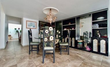 CASA MUY AMPLIA EN EL CERRO DEL TESORO