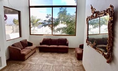 CASA MUY AMPLIA EN EL CERRO DEL TESORO